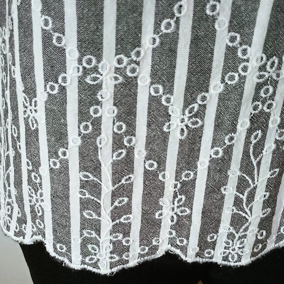 Lucky Brand Stripe Embroidered Top S Short Sleeved V-Neck Gray White Boho Tunic - Picture 3 of 7